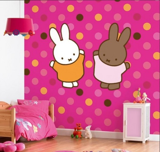 pembe puanlı tavşan desenli çocuk odası duvar kağıtları modeli